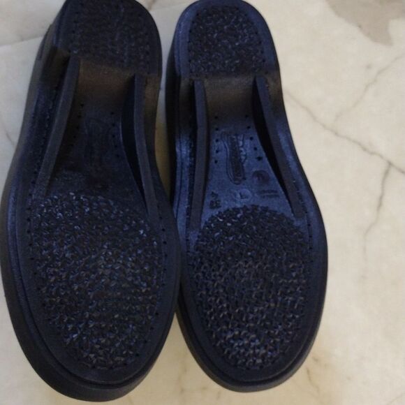 Arcopedico slide on sandals. - Picture 5 of 6